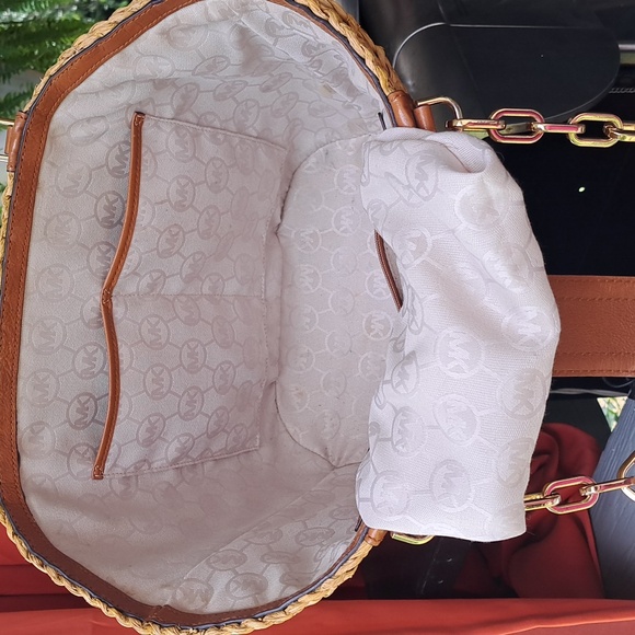 Michael Kors Straw Bag/Tan Leather Trim Gold Chains Shoulder Bag EC - Picture 11 of 12